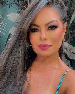 Paulinha Abelha vocalista da banda Calcinha Preta