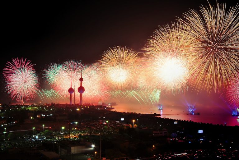 Como ajudar seu pet a superar o medo de fogos de artifício