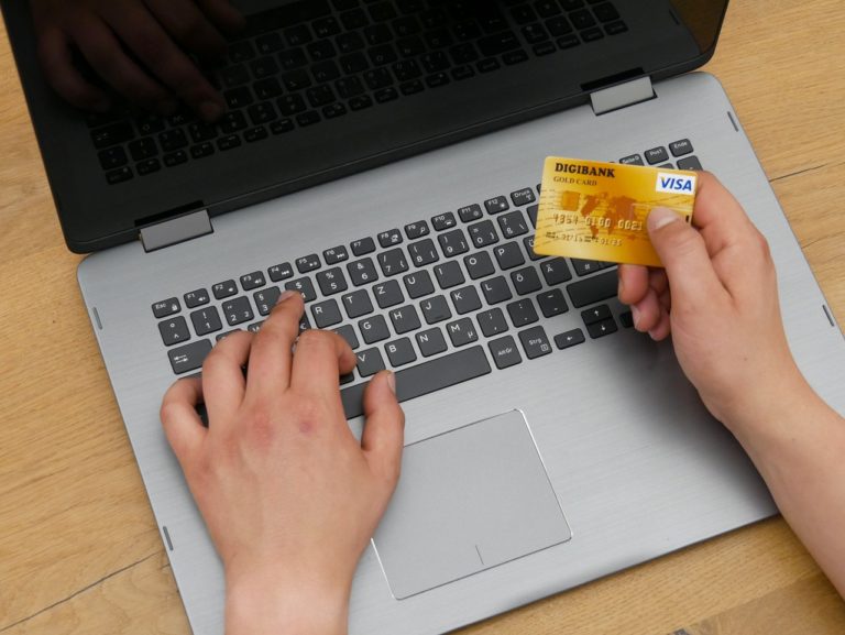 Os diferentes tipos de cartão de crédito disponíveis no mercado
